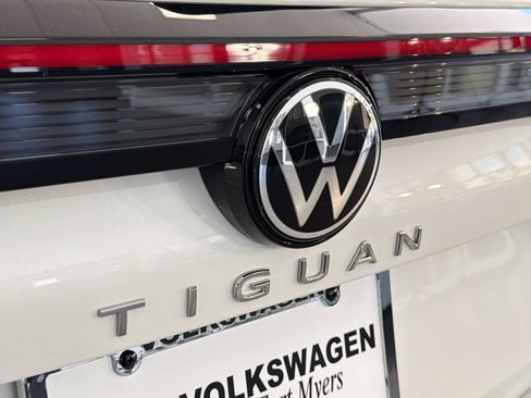 New 2026 Volkswagen Tiguan SEL R-Line AWD/4WD image 35