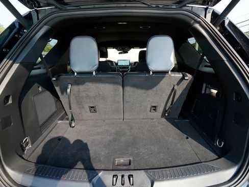 Used 2025 Ford Explorer ST-Line AWD/4WD image 32
