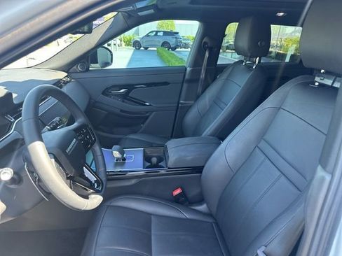 Used 2025 Land Rover Range Rover Evoque Dynamic SE image 9