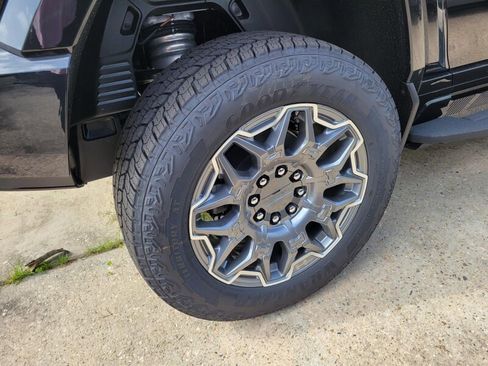 New 2025 GMC Hummer EV 3X image 9