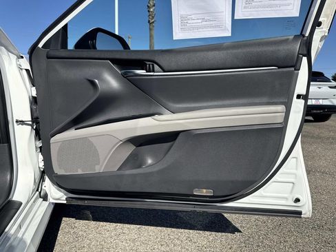 Used 2019 Toyota Camry LE image 28