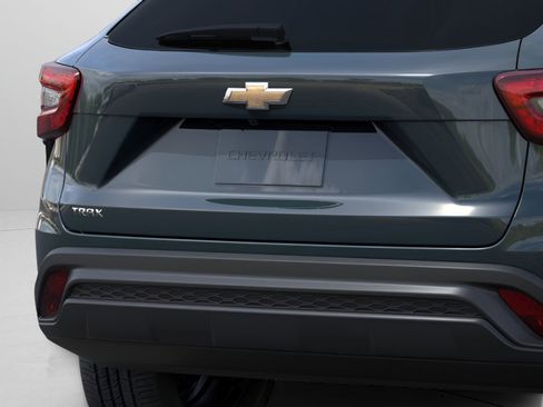 New 2026 Chevrolet Trax LS image 14
