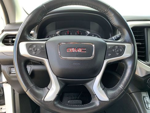 Used 2018 GMC Acadia SLT image 15