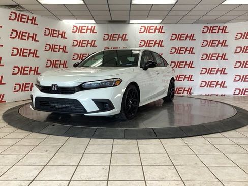 Used 2023 Honda Civic Sport image 3