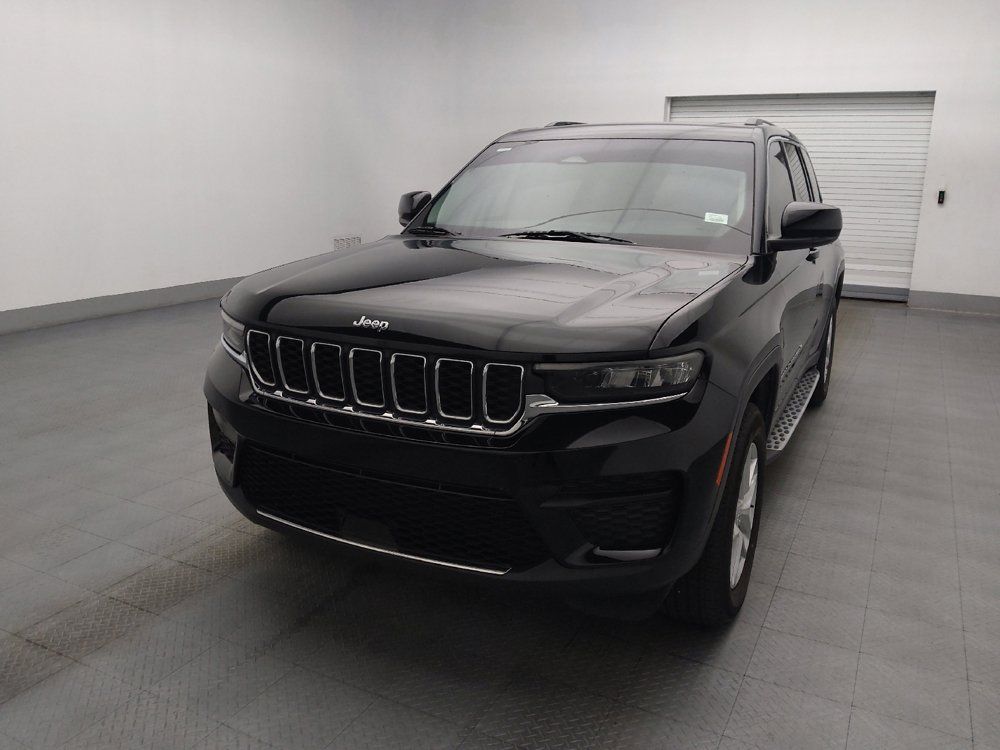 Used 2023 Jeep Grand Cherokee Laredo w/ Trailer Tow Prep Group (B) AWD/4WD image 15