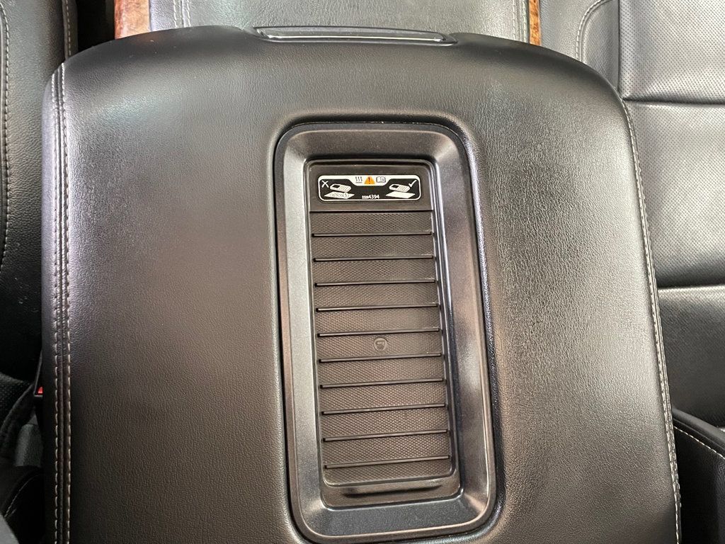 Used 2018 Chevrolet Tahoe Premier AWD/4WD image 32