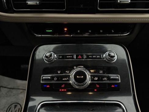 Used 2022 Lincoln Nautilus AWD image 29