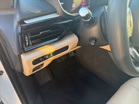 Used 2023 Acura MDX SH-AWD image 11