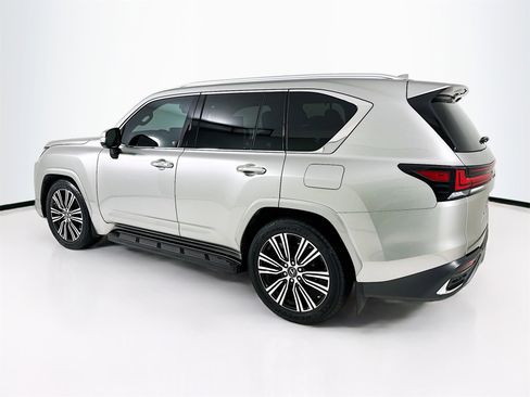 Used 2023 Lexus LX 600 4WD w/ Luxury Package image 6