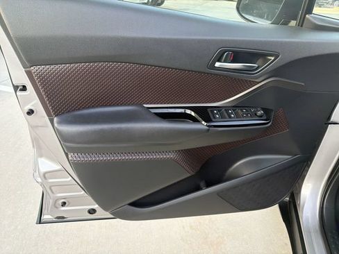 Certified 2019 Toyota C-HR Limited FWD image 9