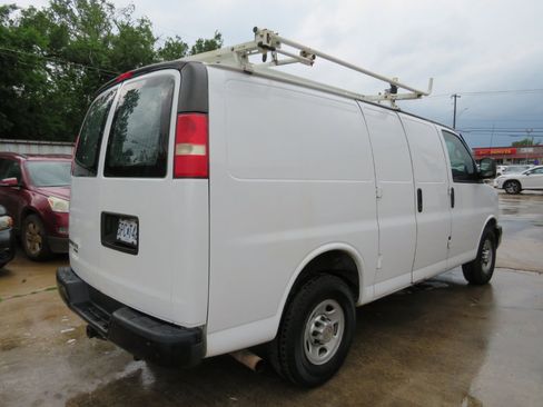 Used 2014 Chevrolet Express 2500 2500 Cargo image 4