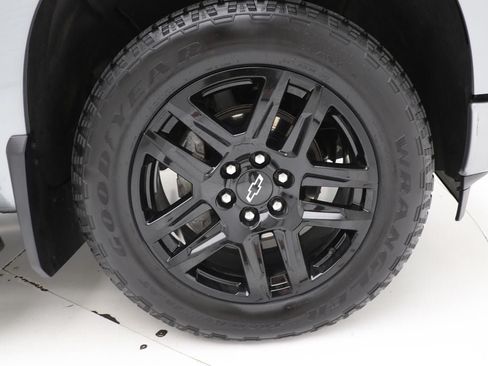 Used 2024 Chevrolet Silverado 1500 RST w/ Convenience Package II AWD/4WD image 9