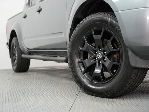 Used 2021 Nissan Frontier SV w/ Midnight Edition Floor Mats image 17