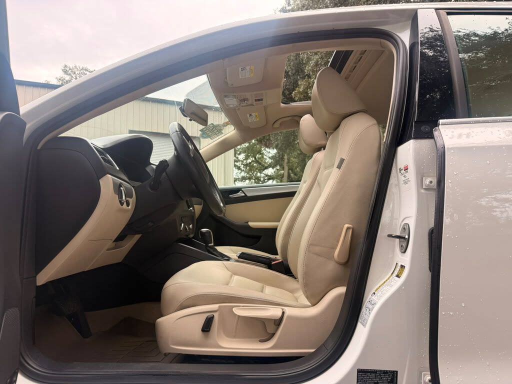 Used 2014 Volkswagen Jetta SE FWD image 11