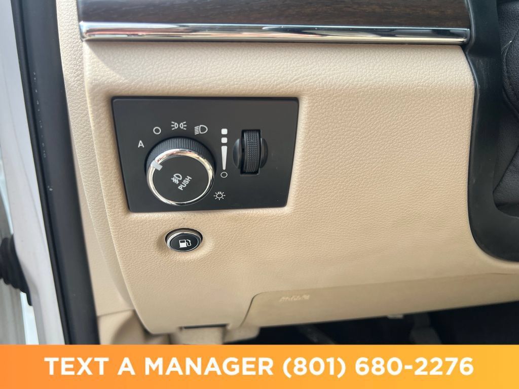 Used 2015 Jeep Grand Cherokee Limited w/ Luxury Group II AWD/4WD image 28