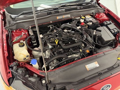 Used 2020 Ford Fusion SE FWD image 30