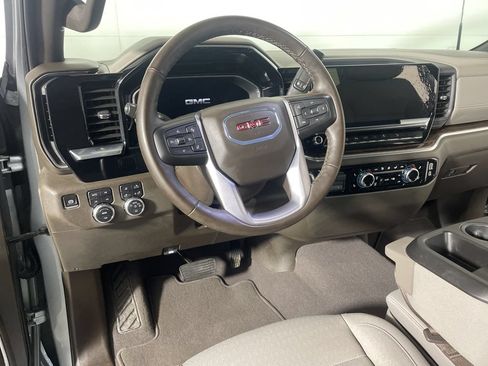 Used 2024 GMC Sierra 3500 SLE w/ SLE Value Package AWD/4WD image 9