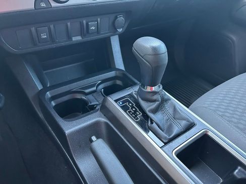 Used 2022 Toyota Tacoma SR5 RWD image 28