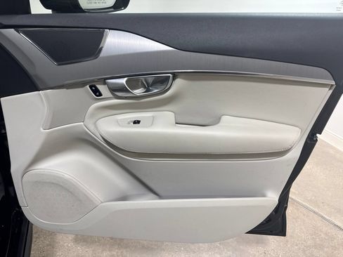 Used 2023 Volvo XC90 B5 Core w/ Climate Package AWD/4WD image 27