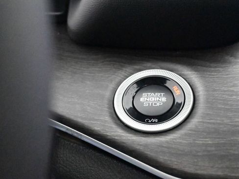 New 2025 Jeep Grand Cherokee Limited w/ Trailer Tow Package image 25