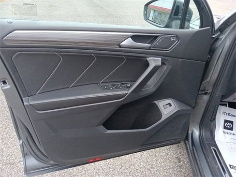 Used 2023 Volkswagen Tiguan SEL R-Line image 11