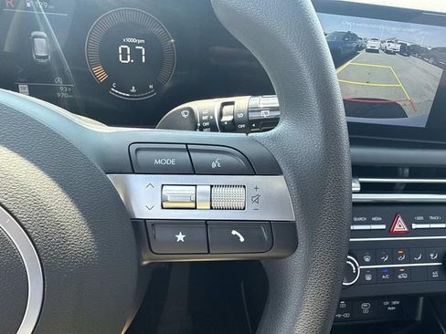 Used 2025 Hyundai Tucson SE AWD/4WD image 30