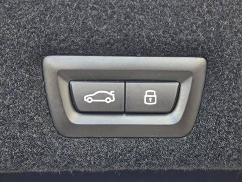 Certified 2024 BMW i7 xDrive60 AWD/4WD image 6