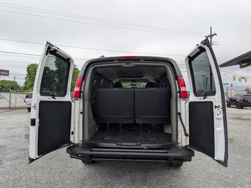 Used 2011 Chevrolet Express 2500 LS RWD image 26