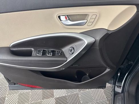Used 2017 Hyundai Santa Fe Sport FWD image 18