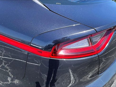 Used 2018 Kia Stinger GT1 AWD/4WD image 30