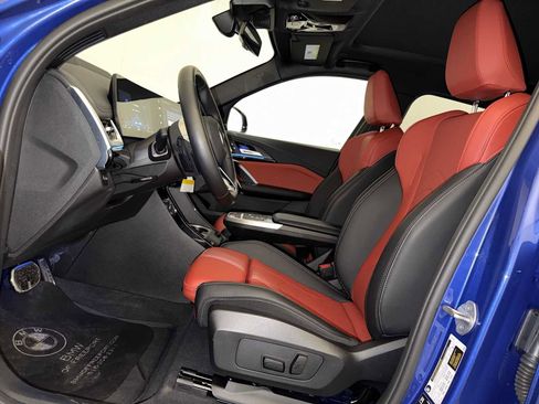 Used 2025 BMW X1 xDrive28i w/ Technology Package image 9