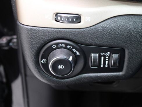 Used 2014 Jeep Cherokee Limited image 44