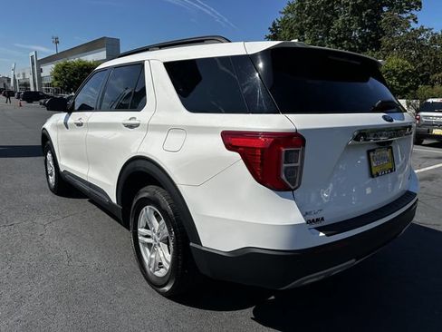 Certified 2023 Ford Explorer XLT w/ Equipment Group 202A AWD/4WD image 7
