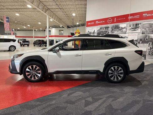 Used 2024 Subaru Outback Touring AWD/4WD image 9