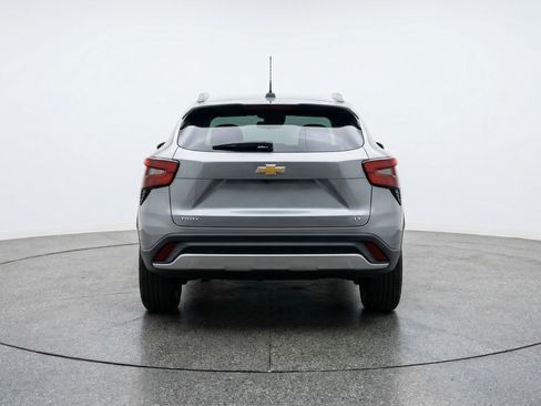 Used 2025 Chevrolet Trax LT image 7