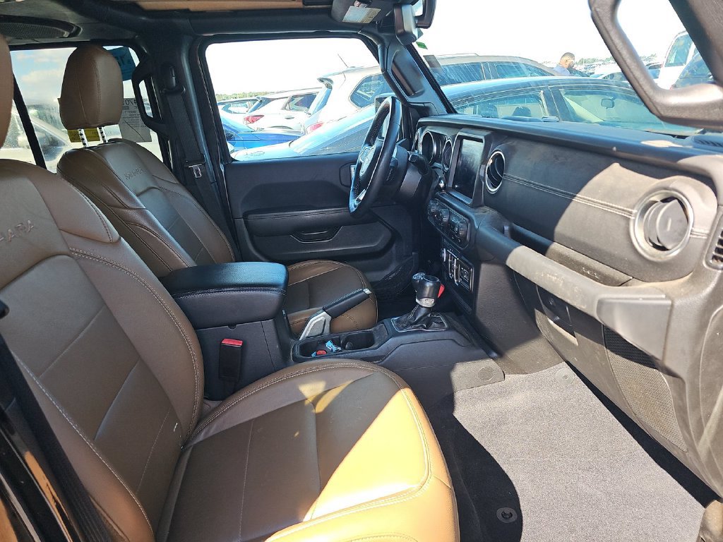 Used 2023 Jeep Wrangler Unlimited Sahara w/ Cold Weather Group AWD/4WD image 5