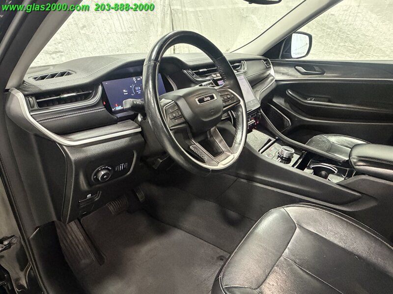 Used 2021 Jeep Grand Cherokee L Limited AWD/4WD image 3
