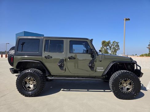 Used 2015 Jeep Wrangler Unlimited Sport w/ Quick Order Package 24S AWD/4WD image 7