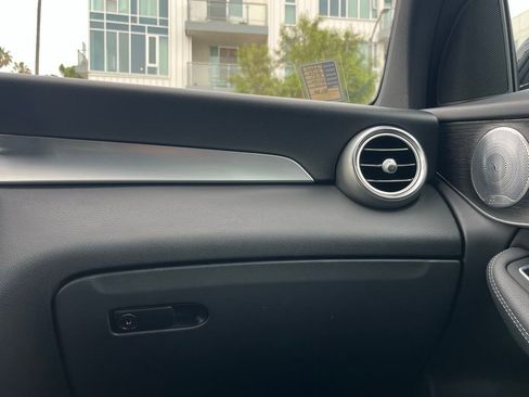 Used 2020 Mercedes-Benz GLC 300 image 21