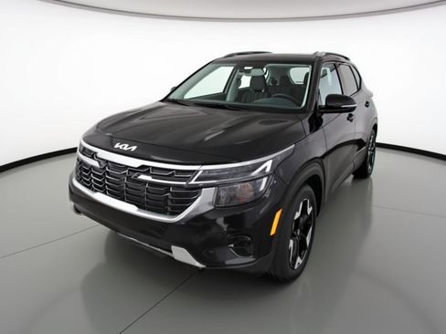 Used 2025 Kia Seltos S image 3