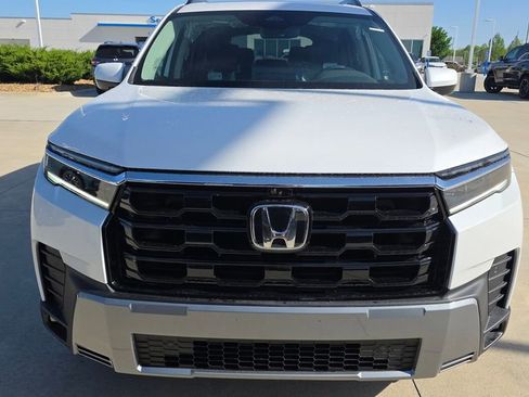 Used 2026 Honda Pilot Touring image 8