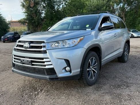 Used 2018 Toyota Highlander XLE AWD/4WD image 1