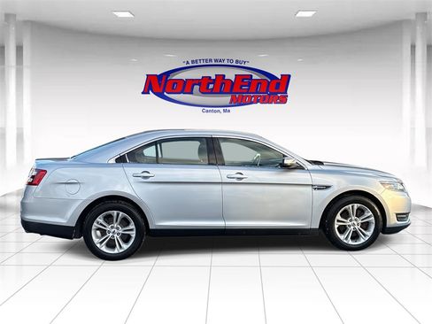 Used 2018 Ford Taurus SEL image 8