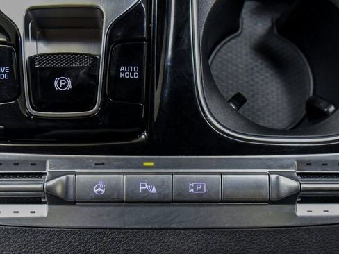 Used 2024 Kia Carnival SX Prestige image 27