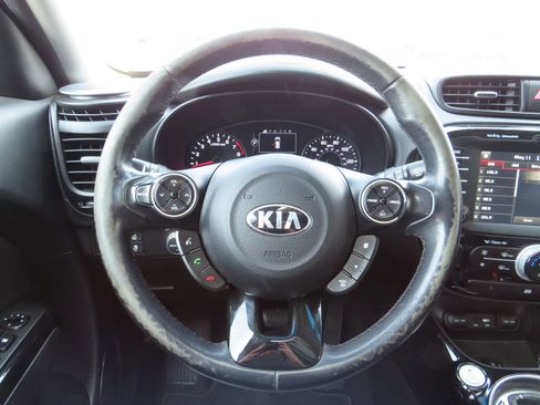 Used 2016 Kia Soul ! w/ Premium Package image 13