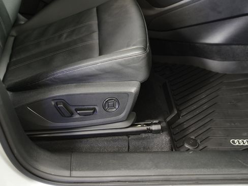 Certified 2025 Audi Q6 e-tron Premium w/ Convenience Package image 10