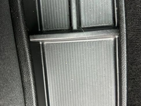 Used 2021 RAM 1500 Classic SLT AWD/4WD image 16