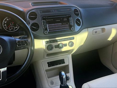 Used 2014 Volkswagen Tiguan S FWD image 8