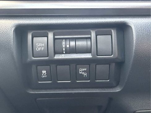 Used 2019 Subaru Crosstrek 2.0i Limited w/ Moonroof Package w/Navigation image 21