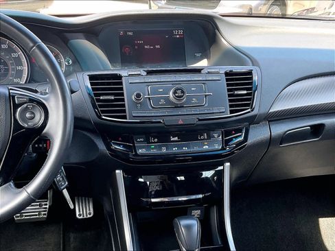 Used 2017 Honda Accord Sport image 18